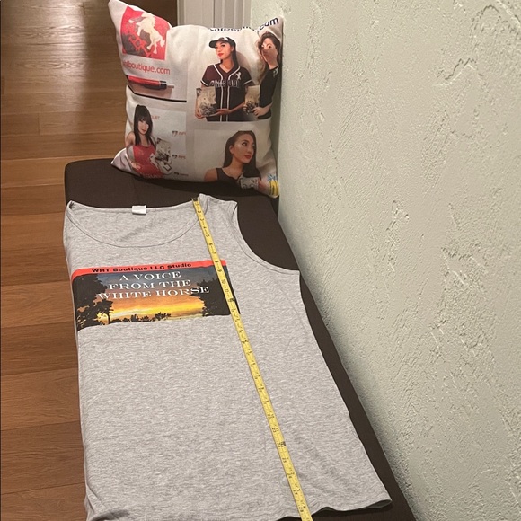 # 0662** Unisex Gray Sleeveless Graphic AVFTWH Workout Shirt - Picture 4 of 7